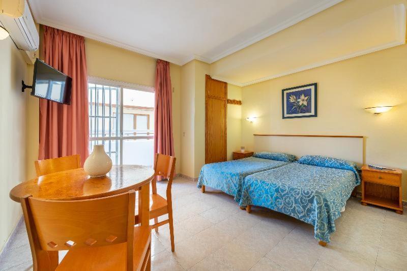 Hotel Apartamentos Vibra Lux Mar Ibiza Town Phòng bức ảnh
