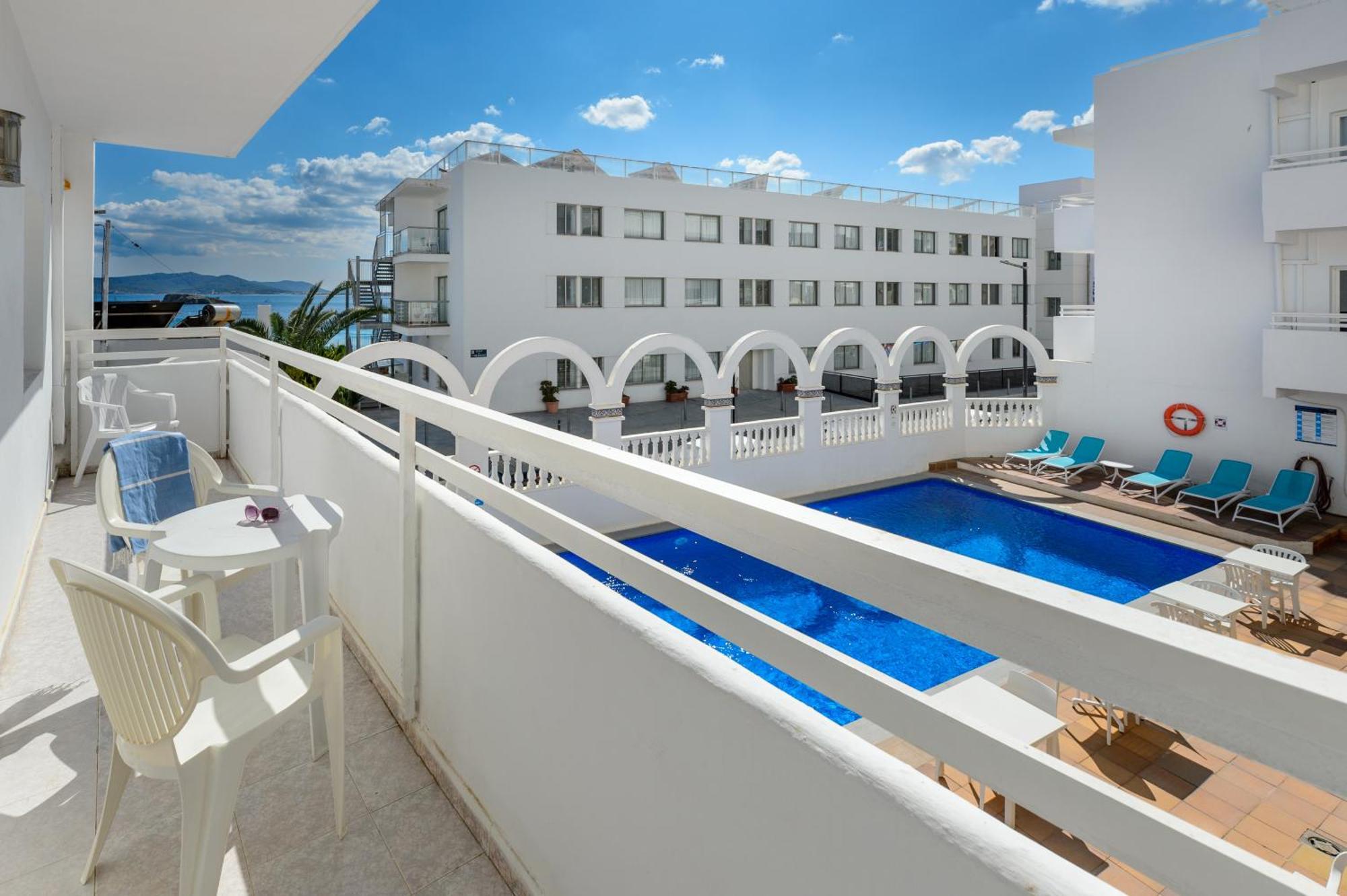 Hotel Apartamentos Vibra Lux Mar Ibiza Town Ngoại thất bức ảnh