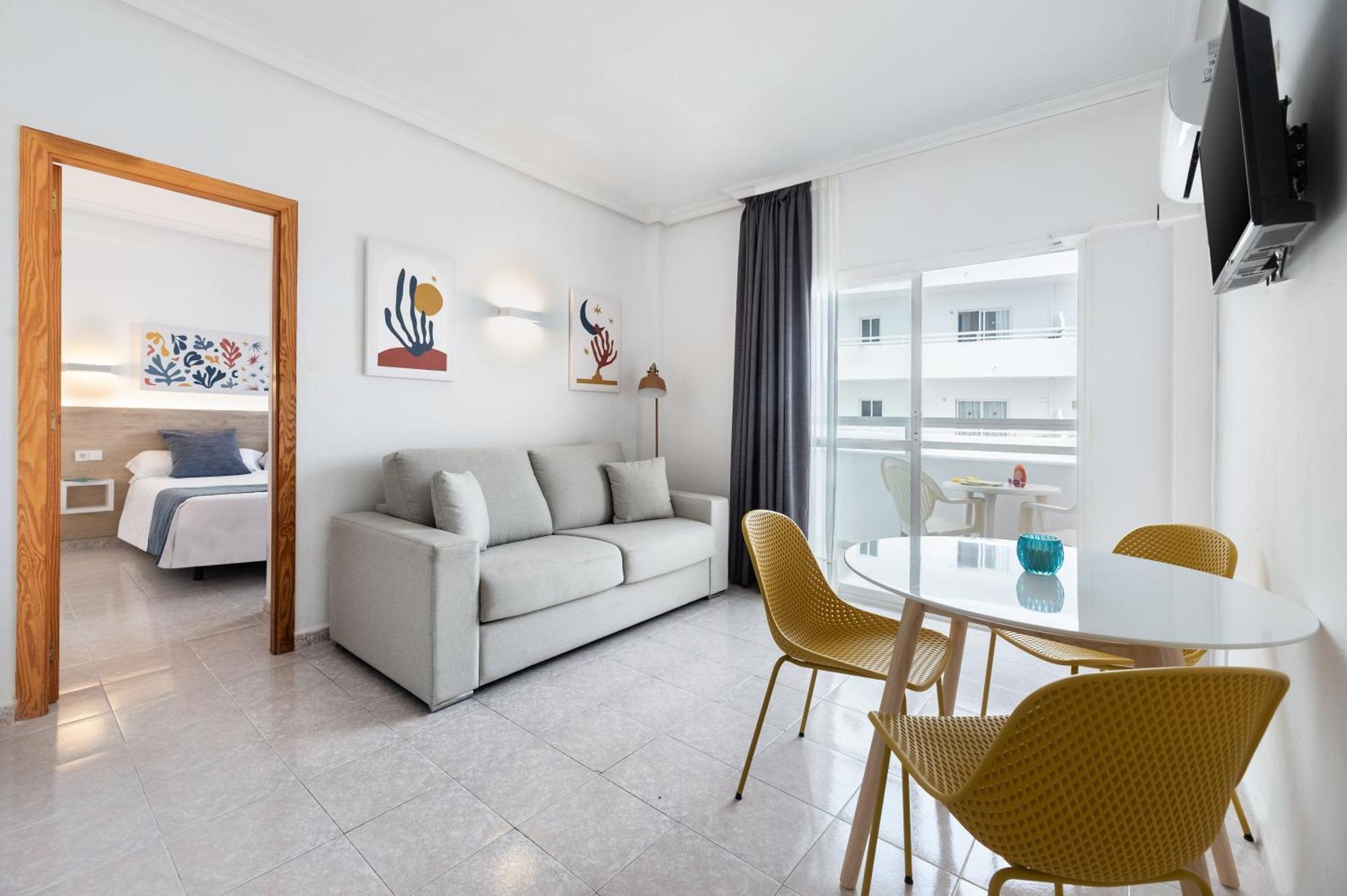 Hotel Apartamentos Vibra Lux Mar Ibiza Town Ngoại thất bức ảnh