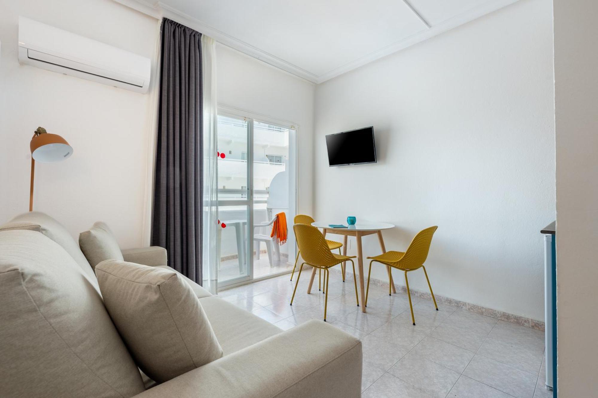 Hotel Apartamentos Vibra Lux Mar Ibiza Town Ngoại thất bức ảnh