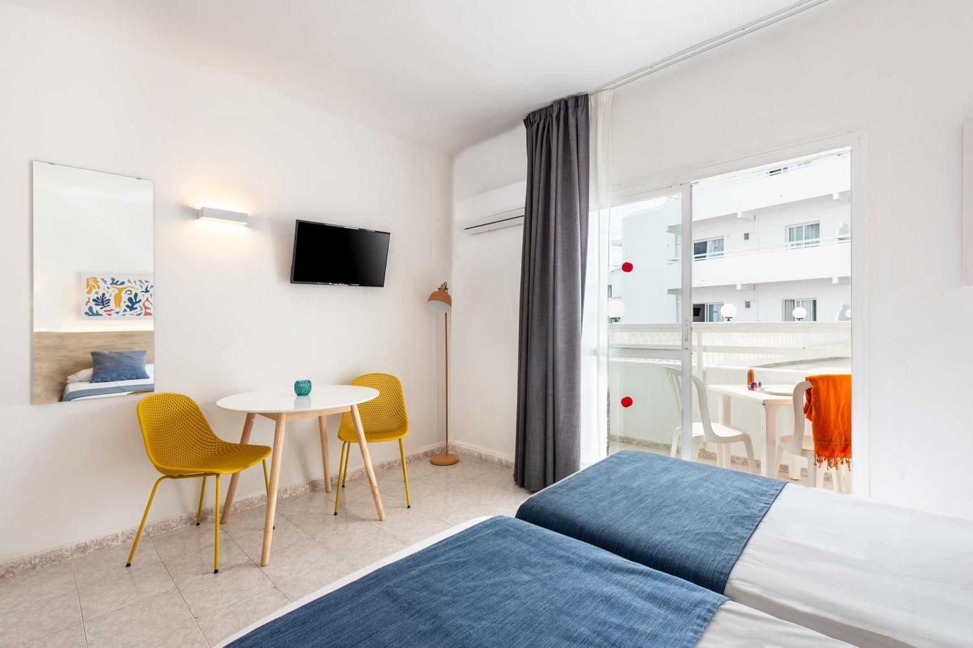 Hotel Apartamentos Vibra Lux Mar Ibiza Town Ngoại thất bức ảnh
