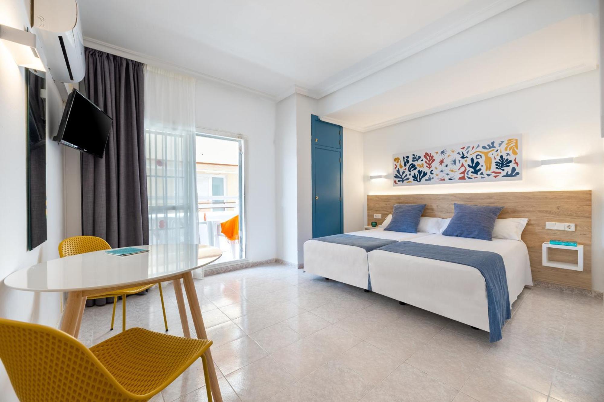 Hotel Apartamentos Vibra Lux Mar Ibiza Town Ngoại thất bức ảnh
