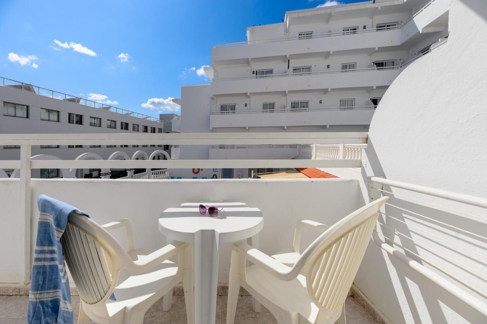 Hotel Apartamentos Vibra Lux Mar Ibiza Town Ngoại thất bức ảnh